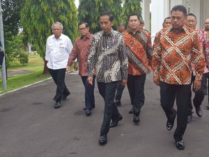 Presiden Joko Widodo di Manado Membuka Kongres GMNI, Bersama Gubernur Sulawesi Utara Olly Dondokambey (Foto Biro Setpres)
